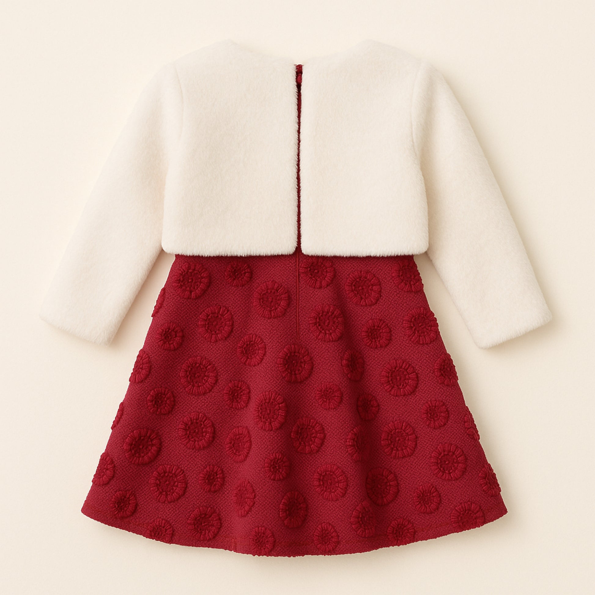 Meisjesjurk bordeaux met witte bontjas – feestelijke outfit met structuurstof