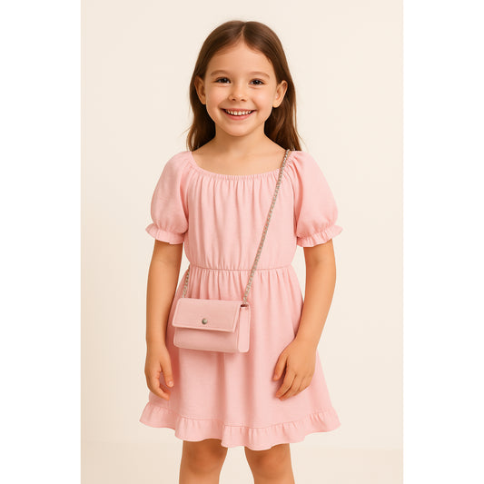 Meisjes zomerjurk roze met tasje – korte mouw en ruffle zoom