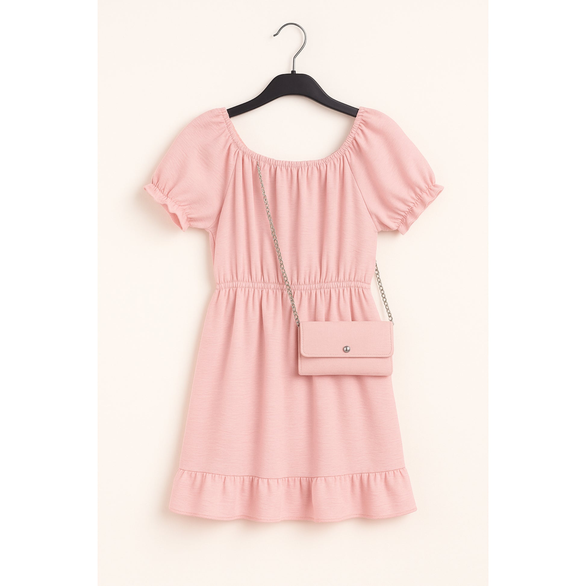 Meisjes zomerjurk roze met tasje – korte mouw en ruffle zoom
