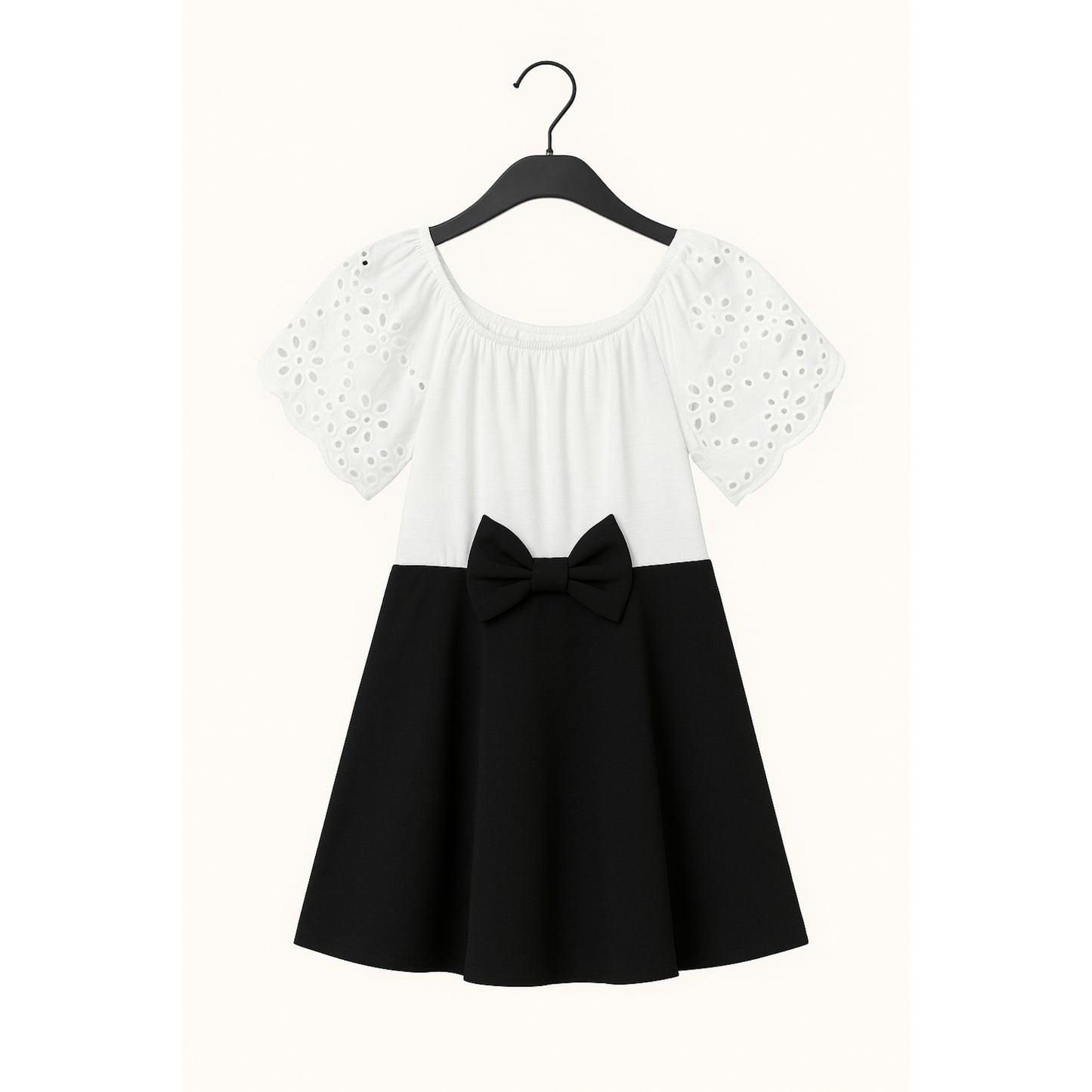 Meisjes jurk met strik – wit top en zwarte rok met strikdetail