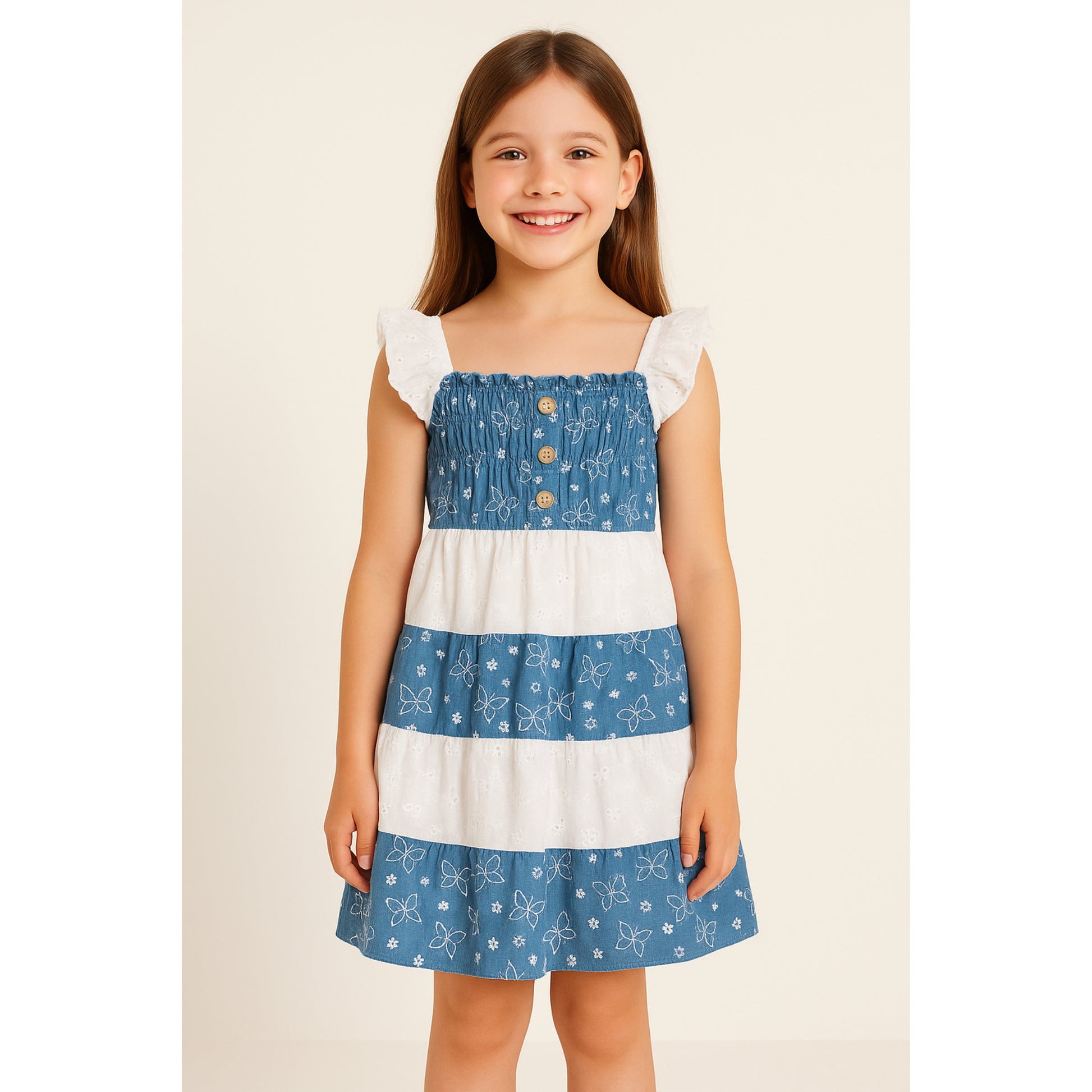 Meisjes jurk blauw-wit met vlinderborduursel en ruches – zomerse knopenjurk