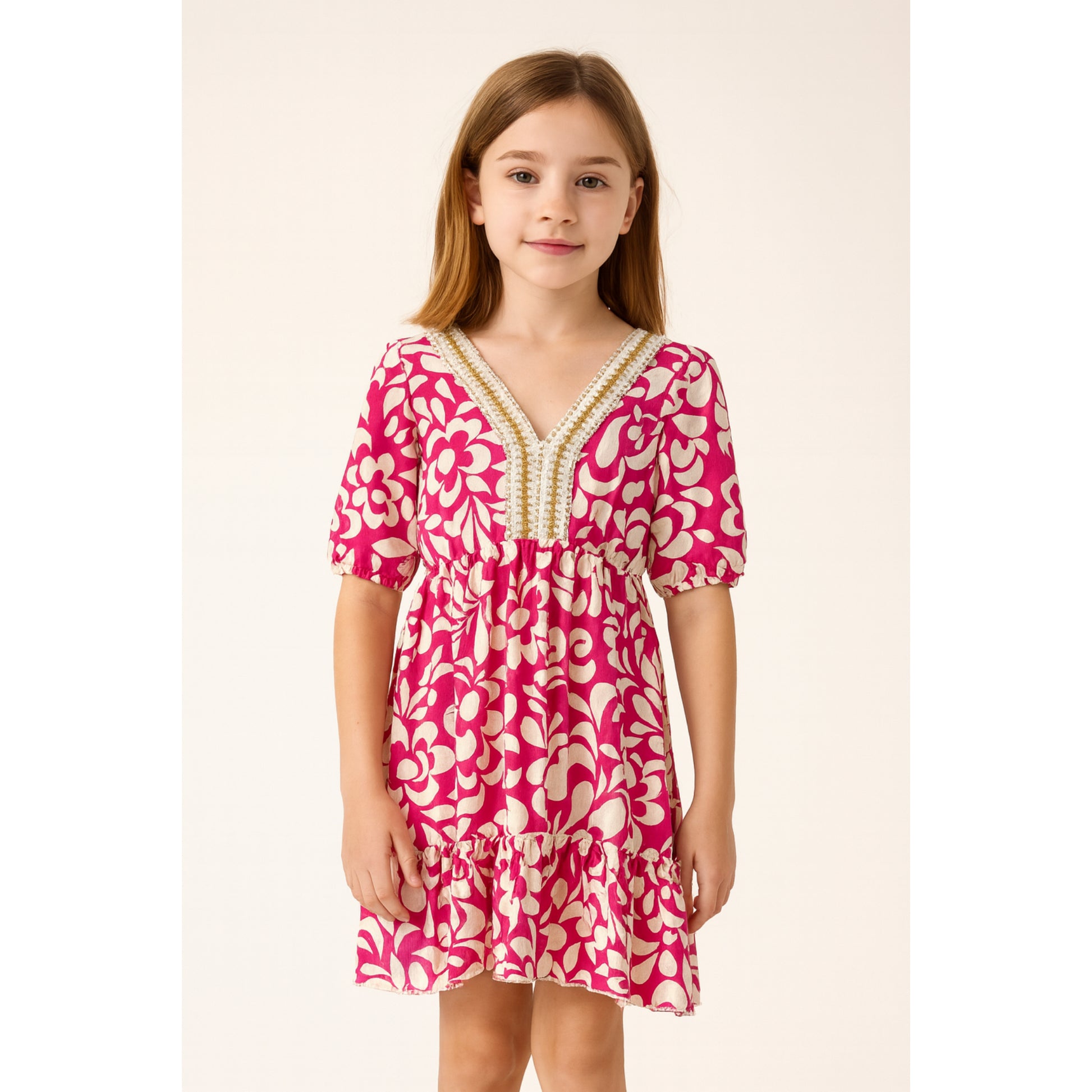 Meisjes jurk roze met bloemen – V-hals en gouden details