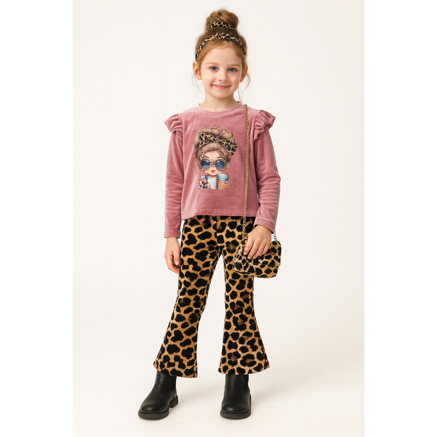 Meisjes outfit – roze velvet top met print en leopard flared broek