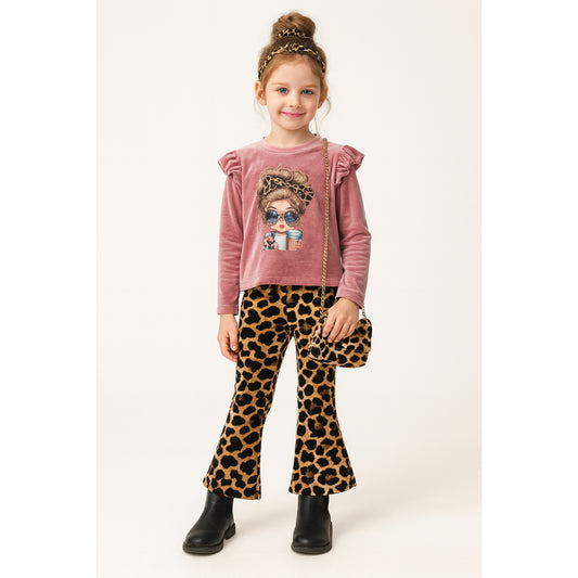 Meisjes outfit – roze velvet top met print en leopard flared broek